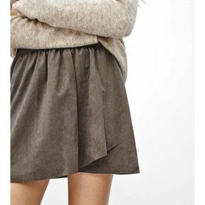 Aritzia • Wilfred Free • Nescher Skirt • Grey • Sz M • Faux Suede • Mini Wrap